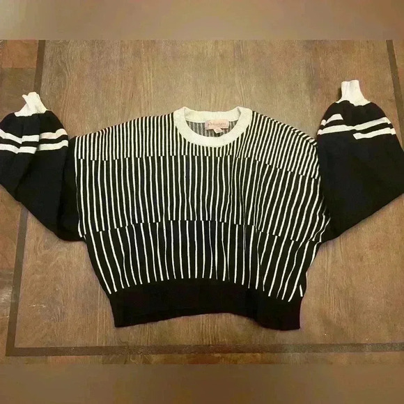 Philosophy Republic Clothing Ballon Sleeve
Cropped Sweater - Picture 1 of 4